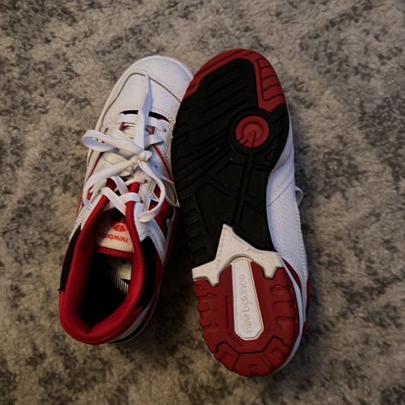 Very gently worn new balance red 550s - Picture 3 of 3